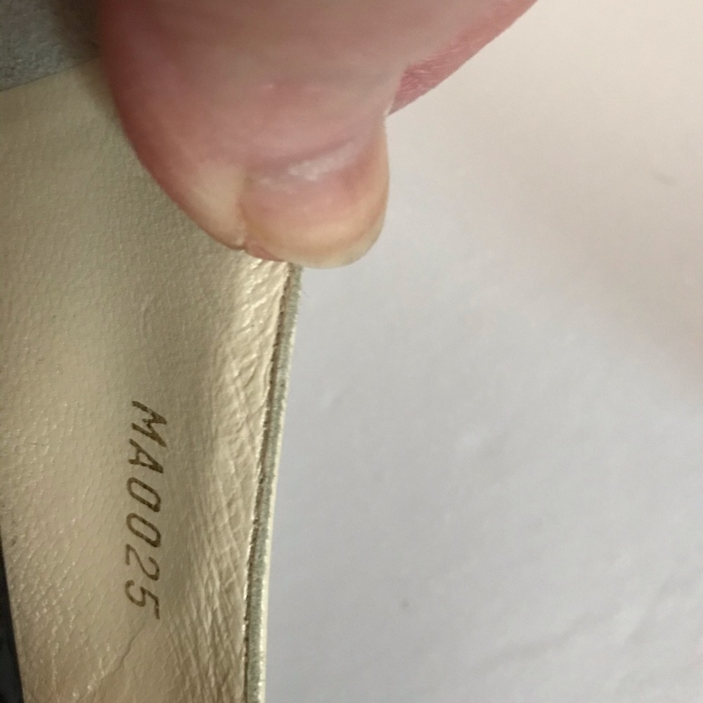 Authentic Louis Vuitton shoes/ flats - Picture 9 of 16